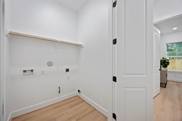 4430 Knoxville Street A-B, Houston, TX 77051