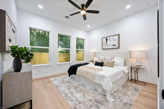 4430 Knoxville Street A-B, Houston, TX 77051
