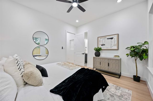 4430 Knoxville Street A-B, Houston, TX 77051