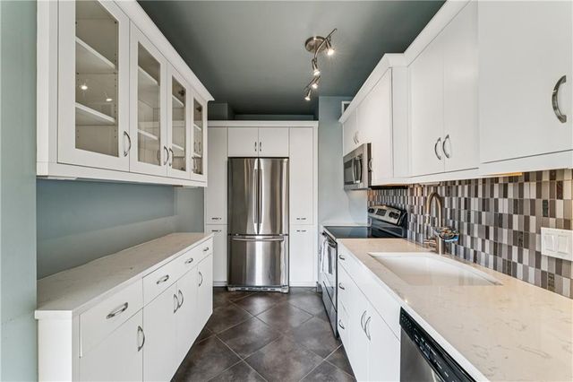 333 W Meyer Boulevard 504, Kansas City, MO 64113