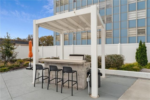 333 W Meyer Boulevard 504, Kansas City, MO 64113