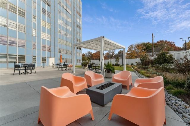 333 W Meyer Boulevard 504, Kansas City, MO 64113