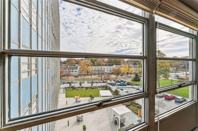 333 W Meyer Boulevard 504, Kansas City, MO 64113