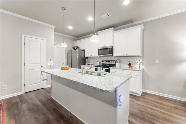 5124 FOX DEN Road, Oakwood, GA 30566