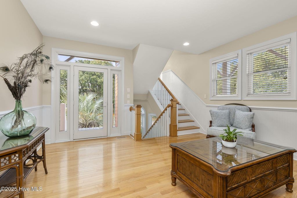 Image 14 of property listing at 200 Shipwreck Lane, Emerald Isle, NC 28594