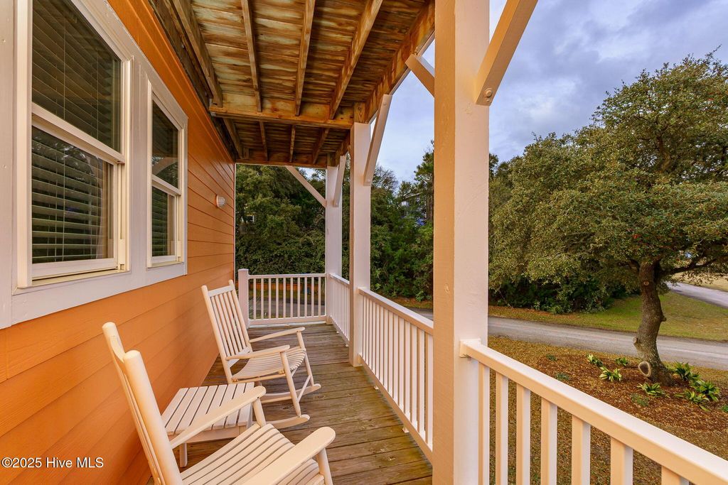 Image 19 of property listing at 200 Shipwreck Lane, Emerald Isle, NC 28594