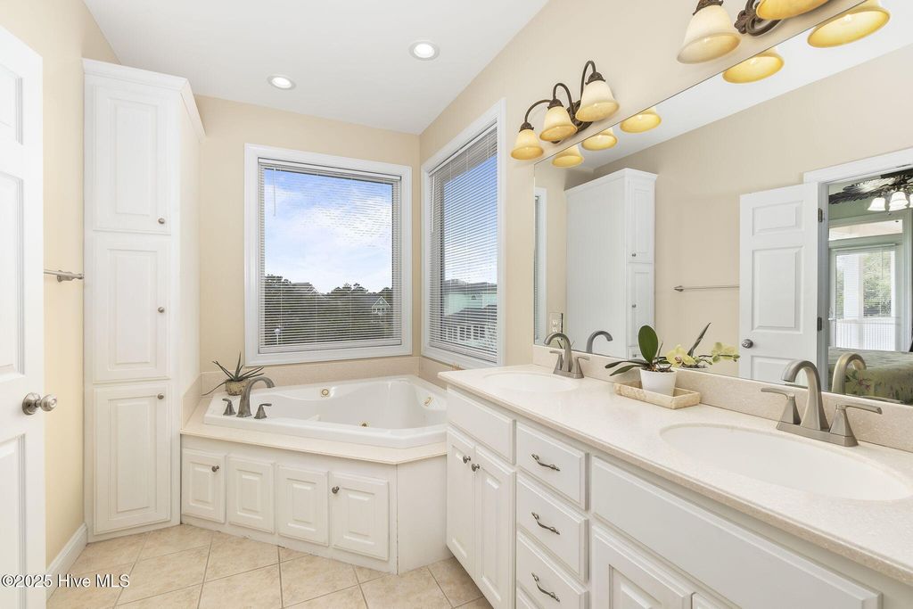 Image 45 of property listing at 200 Shipwreck Lane, Emerald Isle, NC 28594