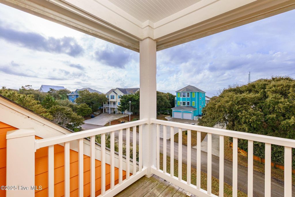 Image 51 of property listing at 200 Shipwreck Lane, Emerald Isle, NC 28594