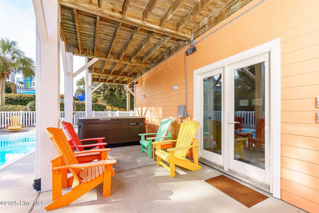 Image 60 of property listing at 200 Shipwreck Lane, Emerald Isle, NC 28594