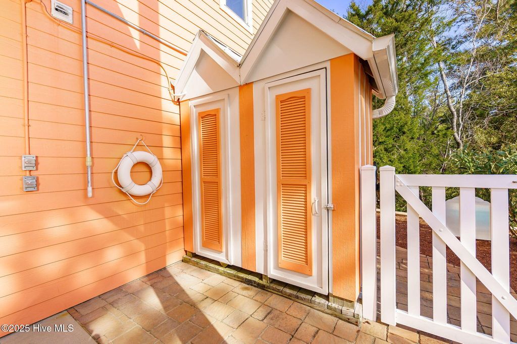 Image 61 of property listing at 200 Shipwreck Lane, Emerald Isle, NC 28594