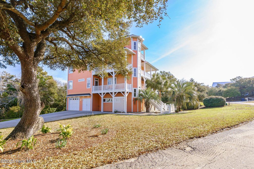 Image 68 of property listing at 200 Shipwreck Lane, Emerald Isle, NC 28594