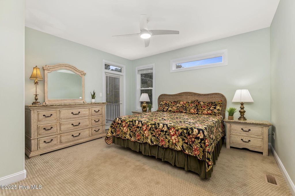 Image 7 of property listing at 200 Shipwreck Lane, Emerald Isle, NC 28594