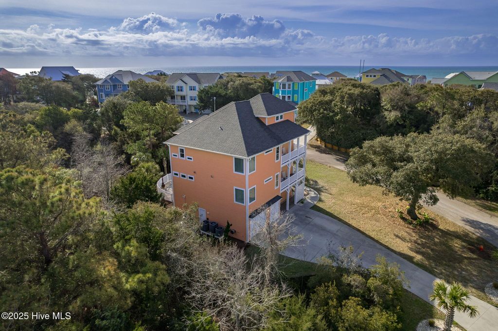 Image 71 of property listing at 200 Shipwreck Lane, Emerald Isle, NC 28594