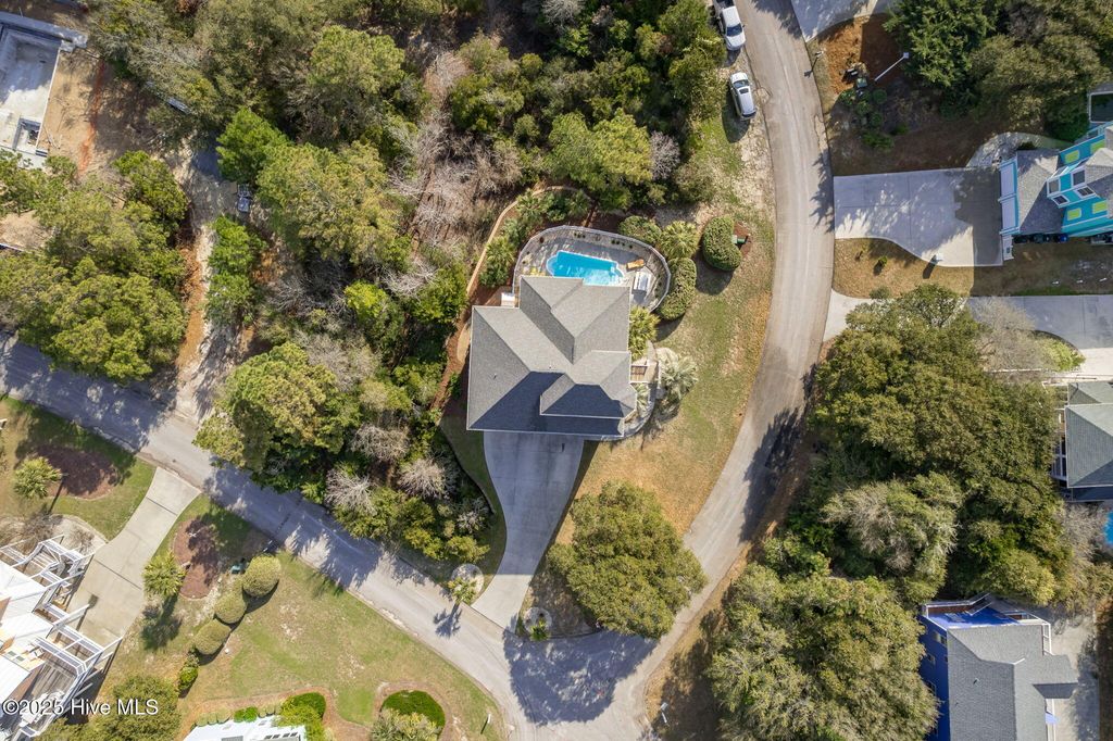 Image 72 of property listing at 200 Shipwreck Lane, Emerald Isle, NC 28594