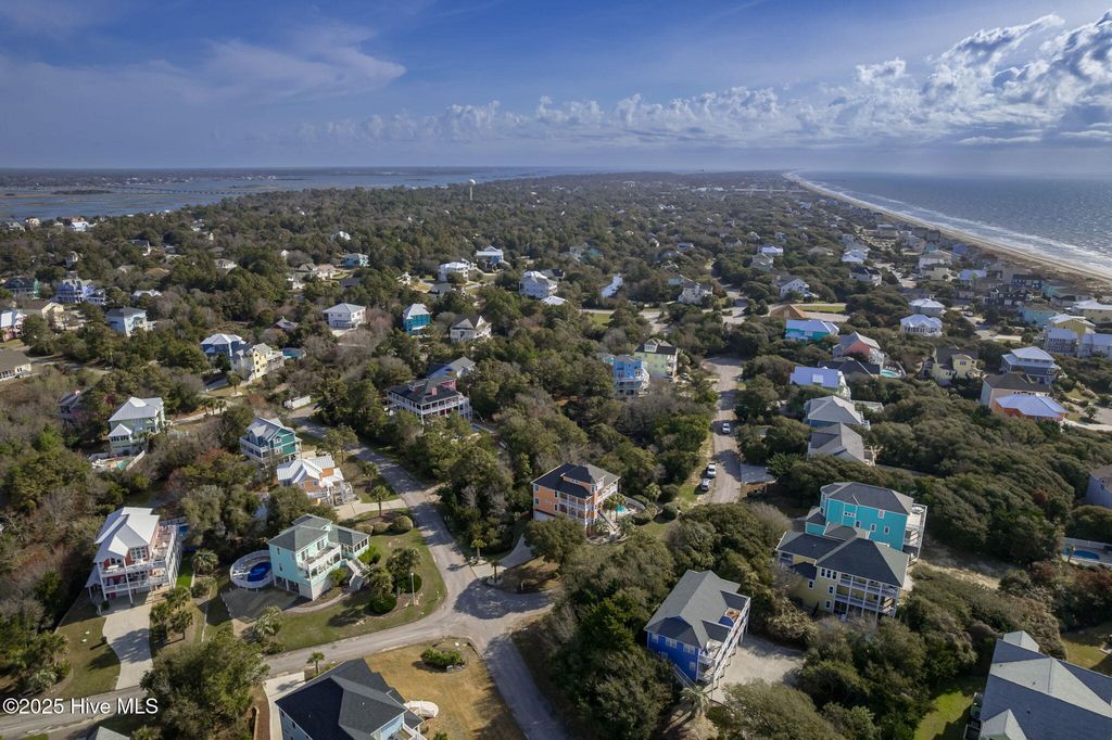 Image 75 of property listing at 200 Shipwreck Lane, Emerald Isle, NC 28594