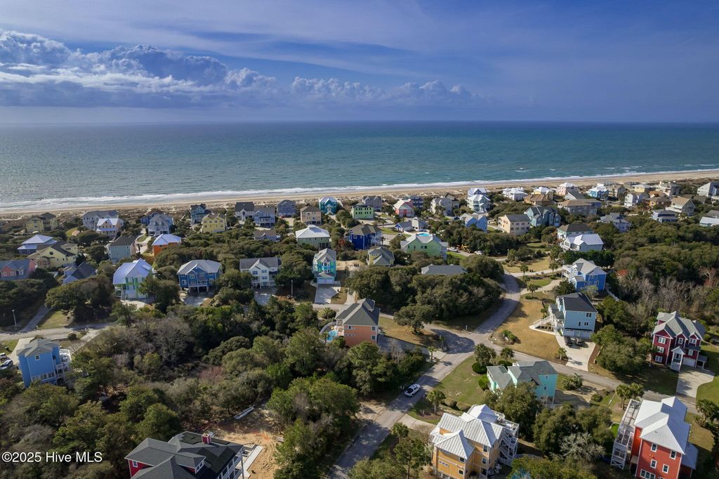 Image 78 of property listing at 200 Shipwreck Lane, Emerald Isle, NC 28594