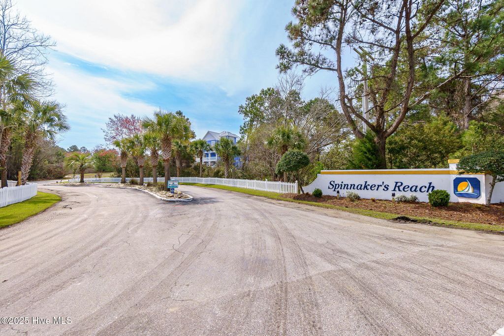 Image 81 of property listing at 200 Shipwreck Lane, Emerald Isle, NC 28594