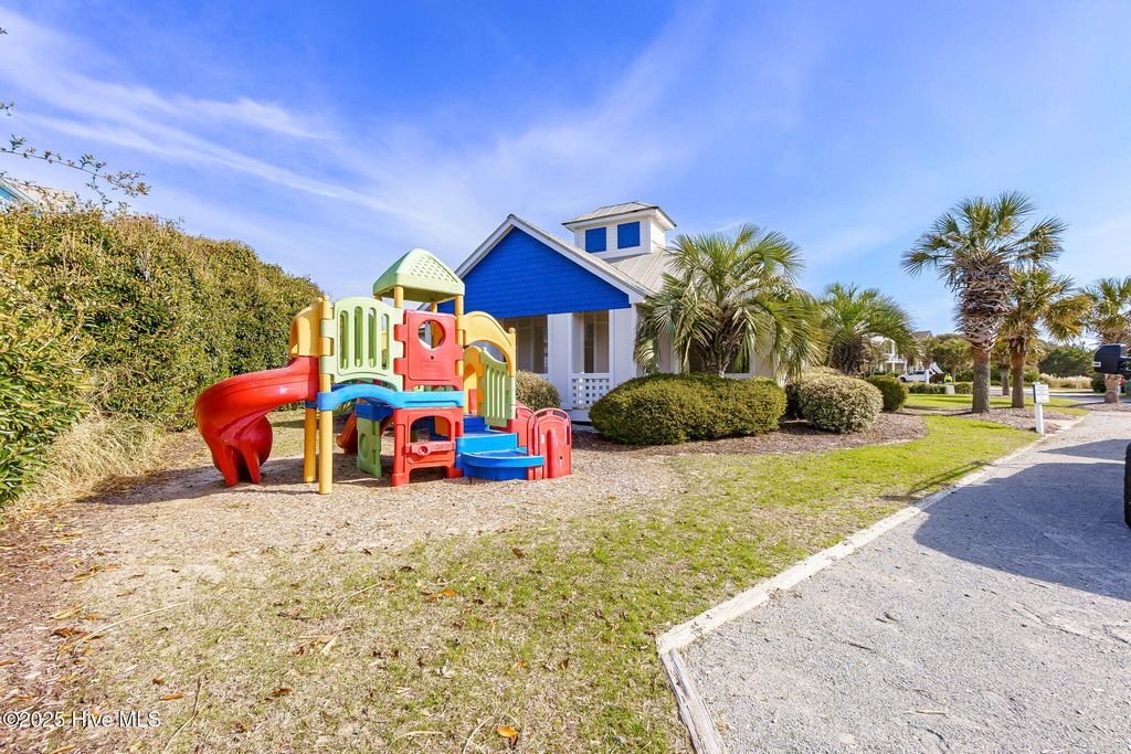 Image 88 of property listing at 200 Shipwreck Lane, Emerald Isle, NC 28594