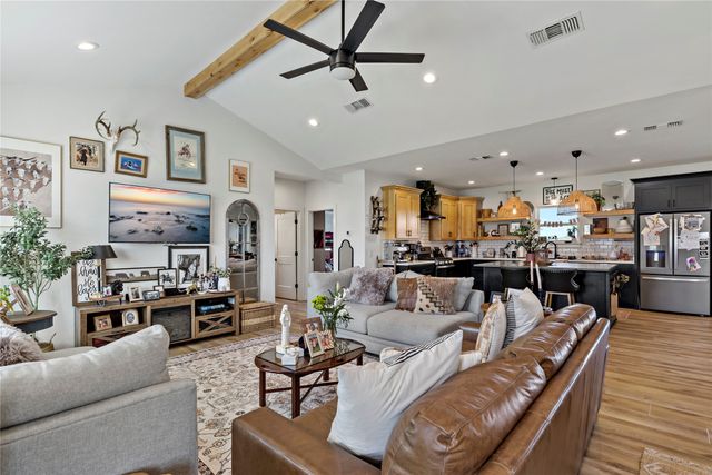 135 County Road 44550, Paris, TX 75462