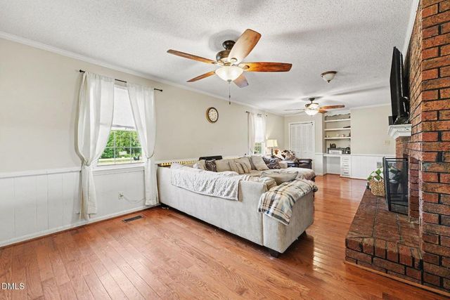 7128 N Carolina 242, Dunn, NC 28334