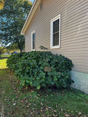 610 N Spring Street, Bloomfield, MO 63825