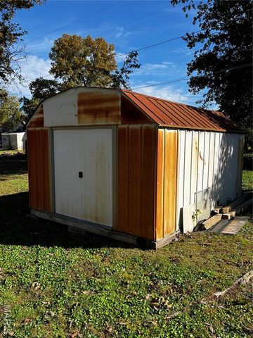 610 N Spring Street, Bloomfield, MO 63825