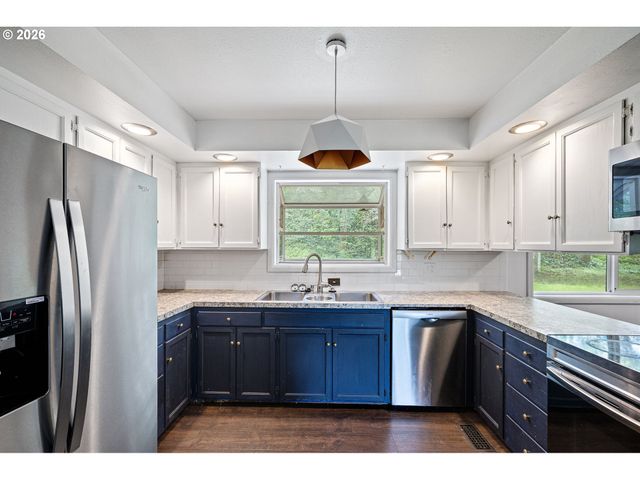 28974 GIMPL HILL Rd, Eugene, OR 97402