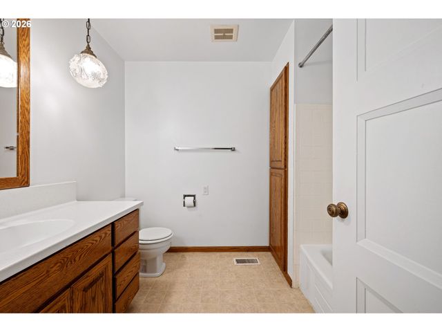 28974 GIMPL HILL Rd, Eugene, OR 97402