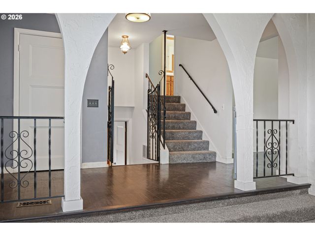 28974 GIMPL HILL Rd, Eugene, OR 97402