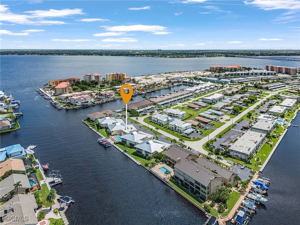 1911 SE 40th TER 201, Cape Coral, FL 33904