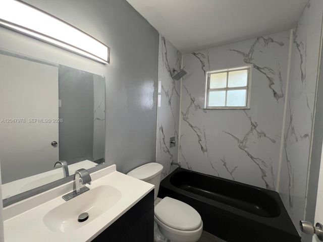 451 NE 136th St I-101, North Miami, FL 33161