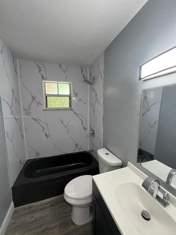 451 NE 136th St I-101, North Miami, FL 33161