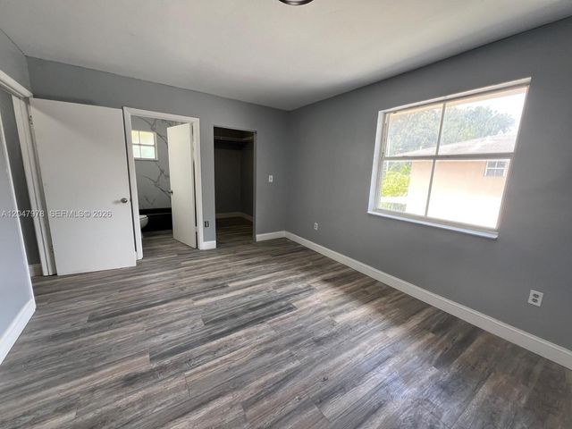 451 NE 136th St I-101, North Miami, FL 33161