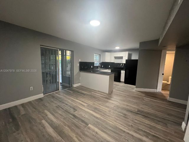 451 NE 136th St I-101, North Miami, FL 33161