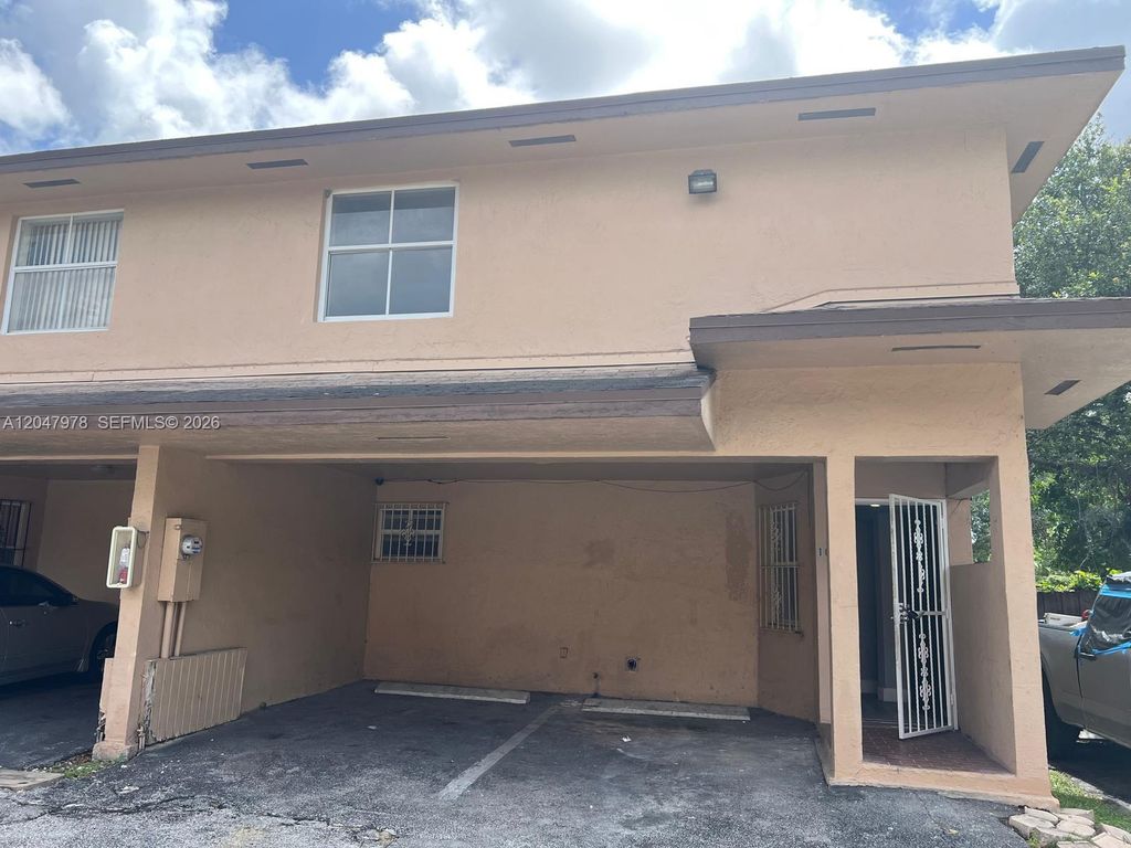 451 NE 136th St I-101, North Miami, FL 33161