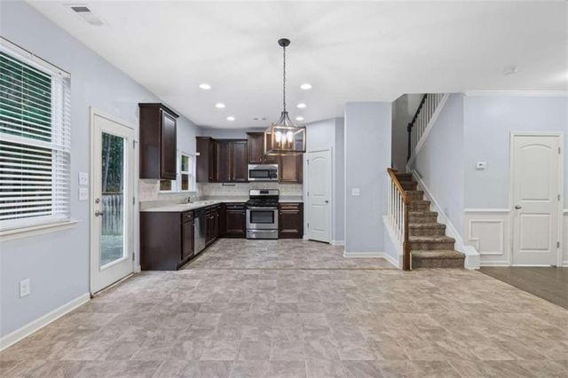 49 Windsor Way, Dallas, GA 30132