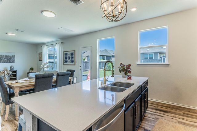 728 Bailey Park DR, Jarrell, TX 76537