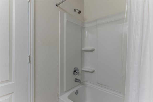 728 Bailey Park DR, Jarrell, TX 76537