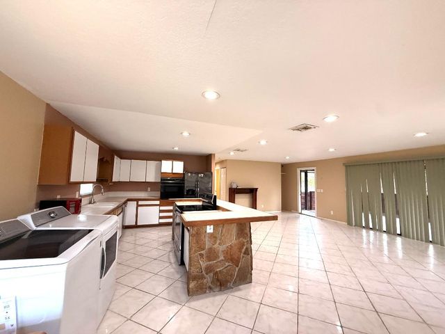 16031 78th Road N, Loxahatchee, FL 33470