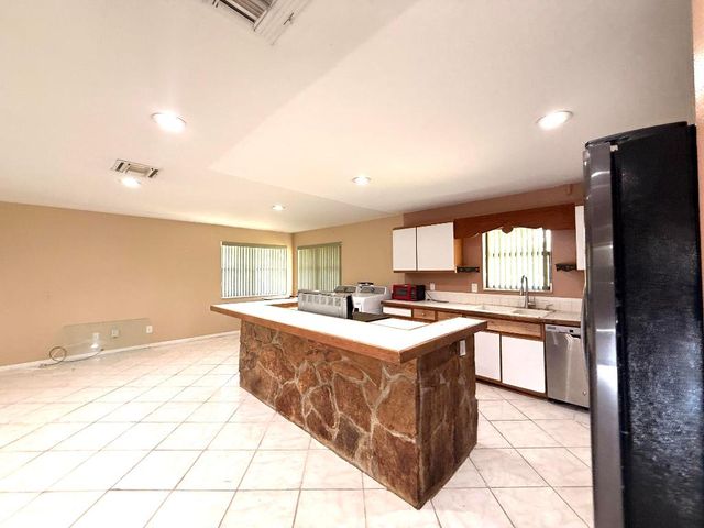 16031 78th Road N, Loxahatchee, FL 33470