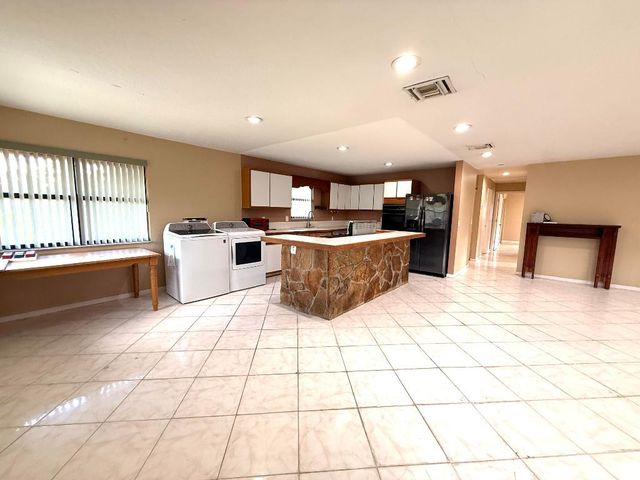 16031 78th Road N, Loxahatchee, FL 33470