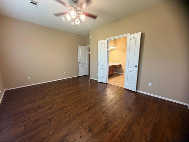 1092 Shadow Glenn Drive, Conroe, TX 77301