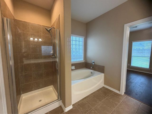 1092 Shadow Glenn Drive, Conroe, TX 77301
