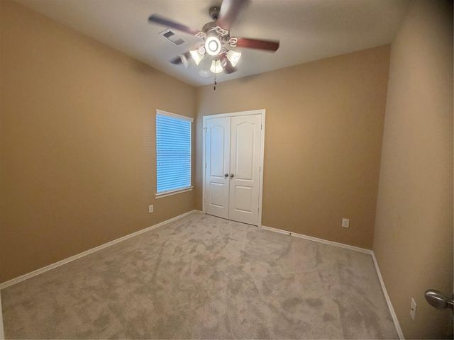 1092 Shadow Glenn Drive, Conroe, TX 77301