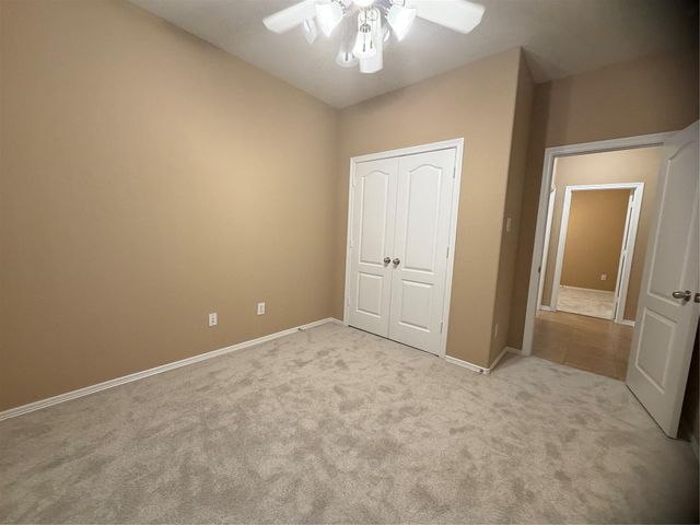1092 Shadow Glenn Drive, Conroe, TX 77301