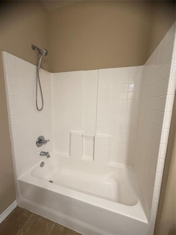 1092 Shadow Glenn Drive, Conroe, TX 77301