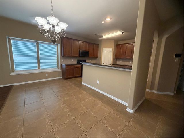 1092 Shadow Glenn Drive, Conroe, TX 77301