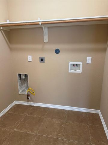 1092 Shadow Glenn Drive, Conroe, TX 77301