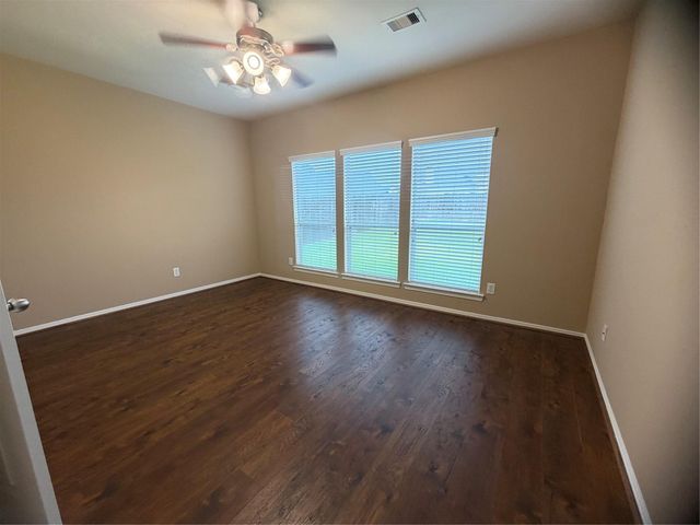 1092 Shadow Glenn Drive, Conroe, TX 77301