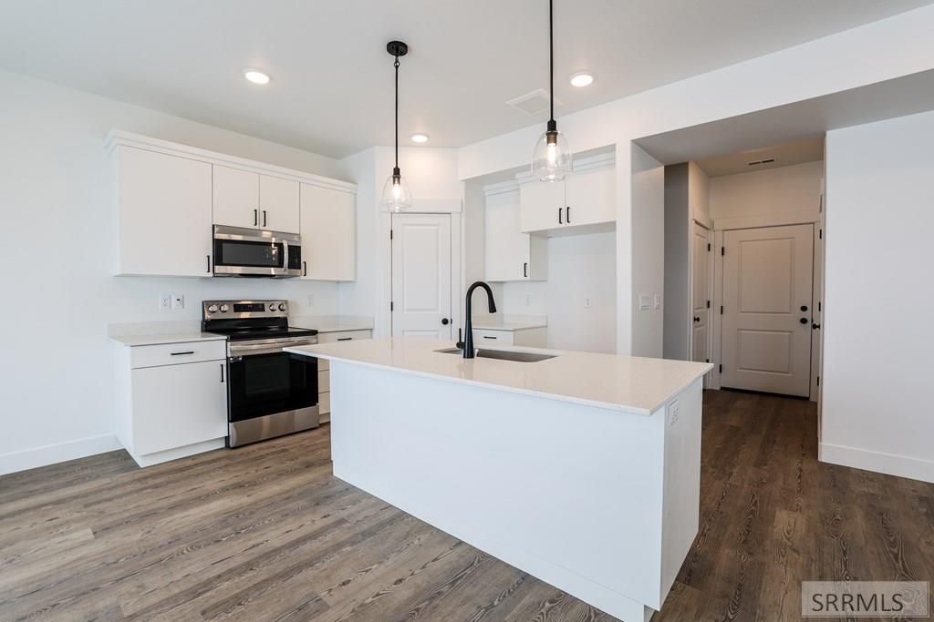 Image 3 of property listing at 1122 Ashlyn Wy # 1, Rigby, ID 83442